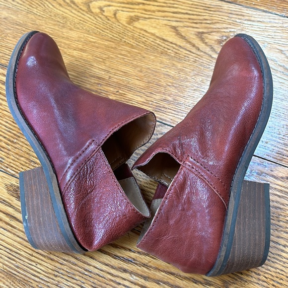 Lucky Brand maroon Fausst style leather booties. Size 6. Great condition. - Picture 7 of 11